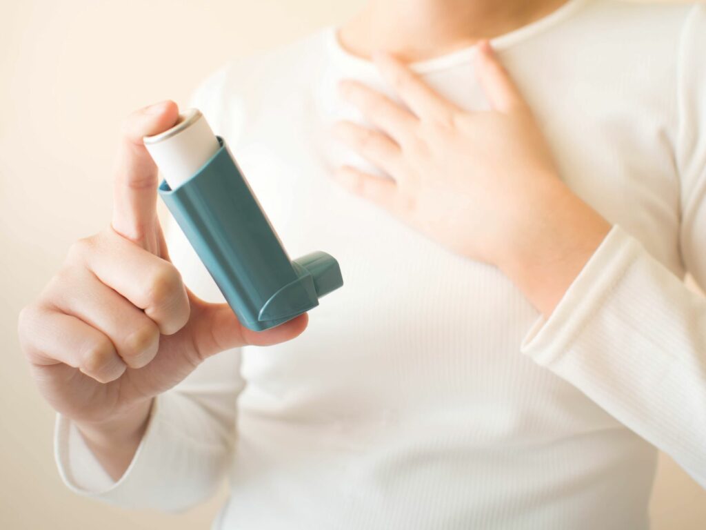 alergias_gatos_3 Fotografia de um spray nasal, um medicamento útil para quem tem alergia a gatos